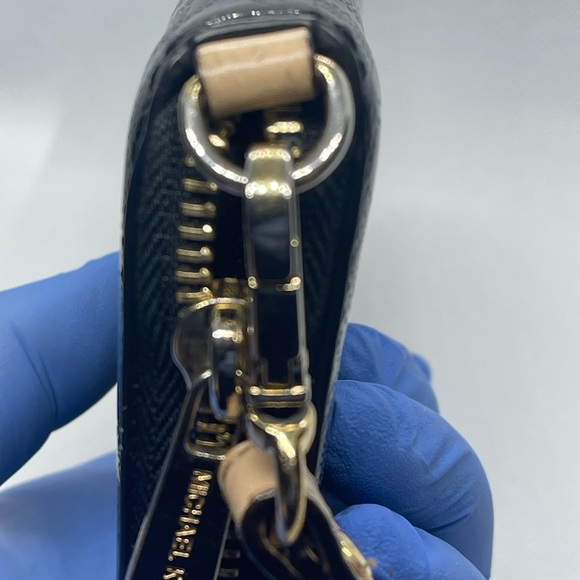 Michael Kors black patent leather zip wallet,EUC - Picture 11 of 15